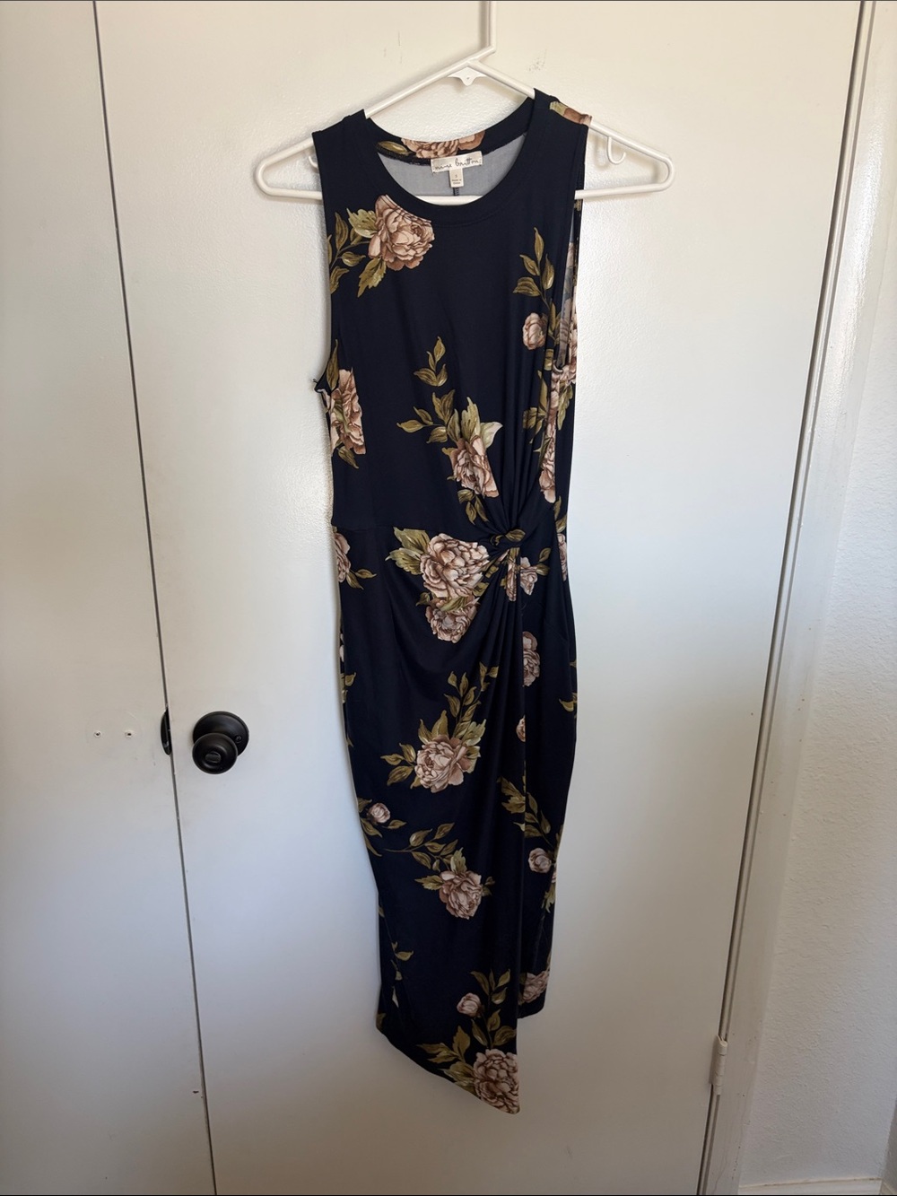 nine britton Navy Sleeveless Floral Maxi Dress